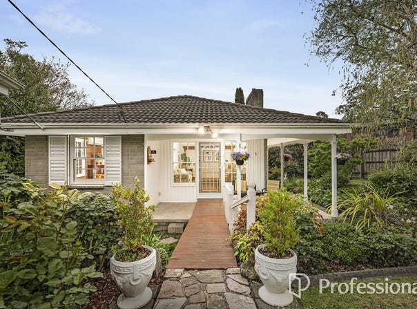 5 Crown Point Ridge, Chirnside Park, Vic 3116
