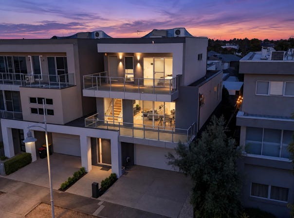 2/11 Greville Street, Caroline Springs, Vic 3023