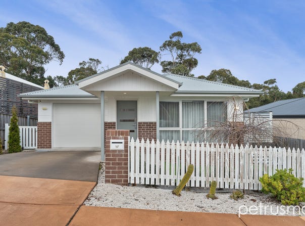 17 Eleni Avenue, Kingston, Tas 7050
