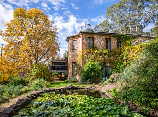 1 Nara Road, Stirling, SA 5152