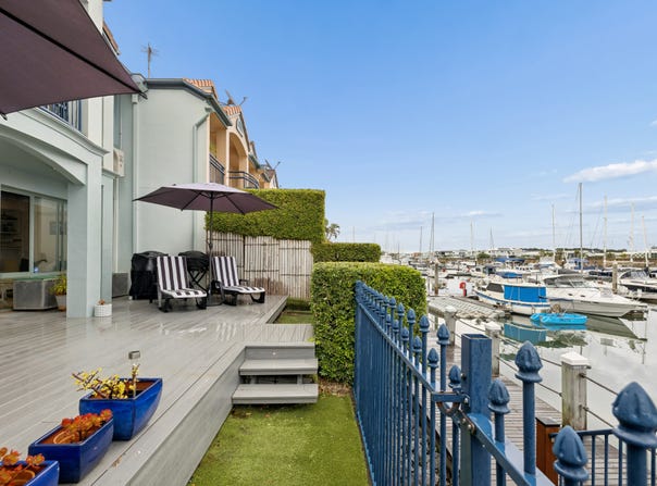 81 John Lund Drive, Hope Island, Qld 4212