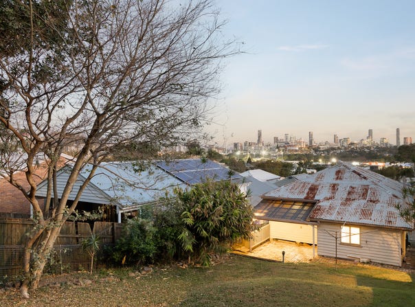 10 Sixth Avenue, Windsor, Qld 4030