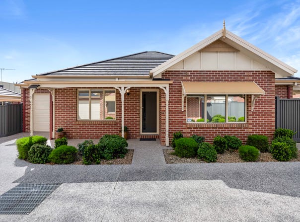 2/15 Clarke Avenue, Belmont, Vic 3216
