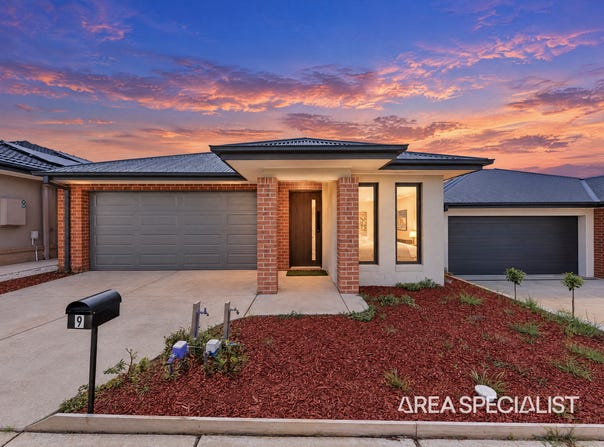 9 Topiary Street, Pakenham, Vic 3810