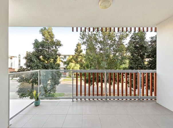2201/1-7 Waterford Court, Bundall, Qld 4217