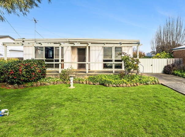 2 Narvik Avenue, St Leonards, Vic 3223