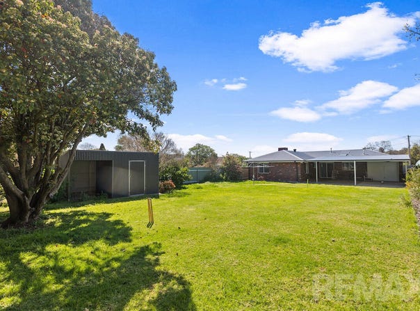 10 Azalea Place, Lake Albert, NSW 2650