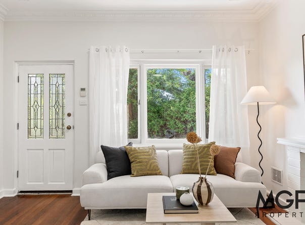 98 Kitchener Road, Alfred Cove, WA 6154