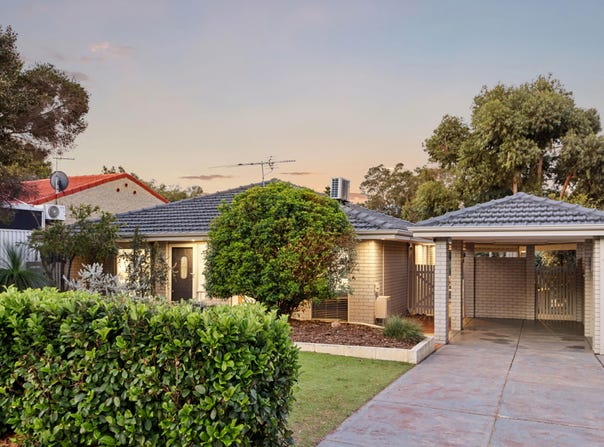 12 MOOLANDA BOULEVARD, Kingsley, WA 6026