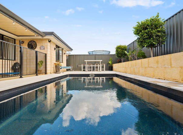 10 Pappinbarra Road, Lakelands, WA 6180