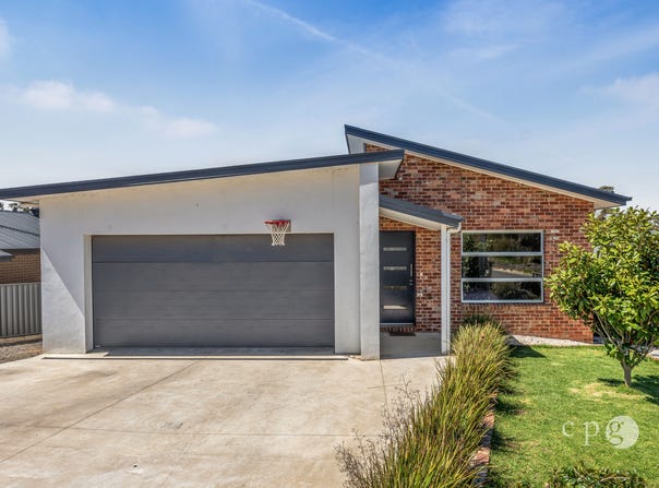 5 Hill View Court, McKenzie Hill, Vic 3451