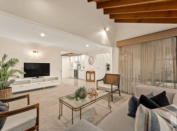 11 Brodick Street, Carindale, Qld 4152