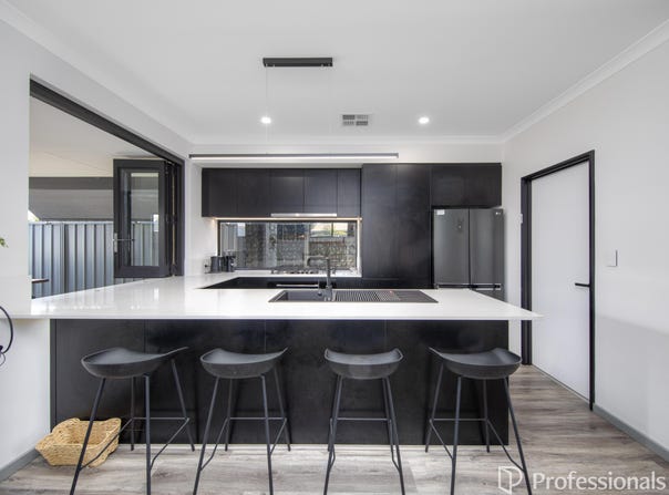 19 Entrance Road, Coogee, WA 6166