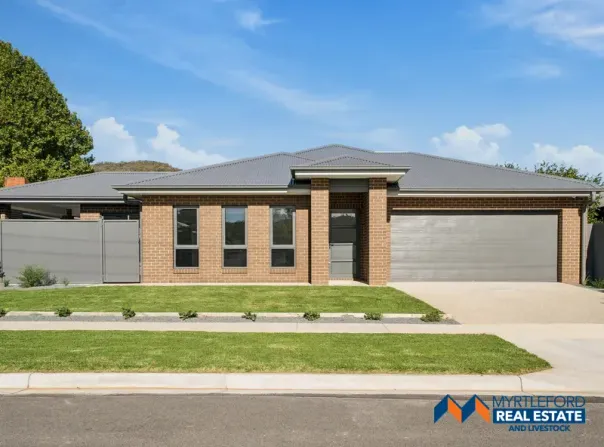 10 Moore Street, Myrtleford, Vic 3737