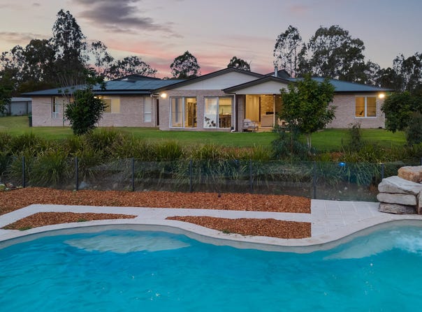 25 Aspect Way, Karalee, Qld 4306
