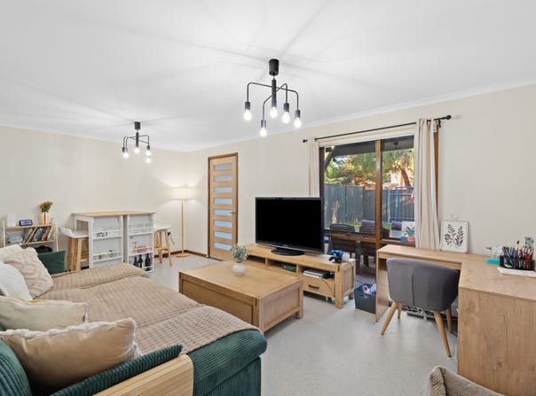 24 Ormiston Court, Taperoo, SA 5017