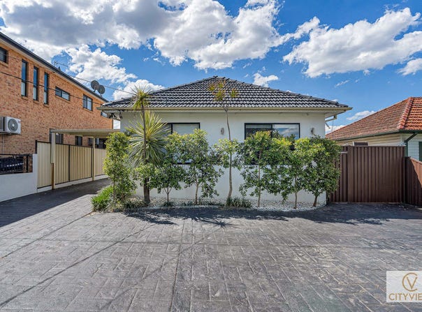 28 Wilbur St, Greenacre, NSW 2190