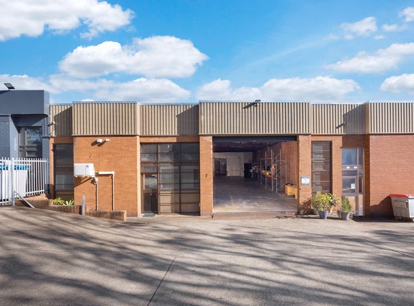 2/1 Marshall Road, Kirrawee, NSW 2232
