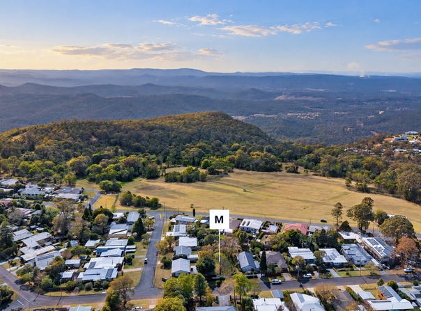 13 Ross Street, Mount Lofty, Qld 4350