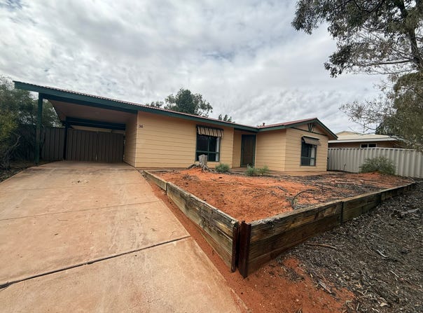 38 Bopeechee St, Roxby Downs, SA 5725