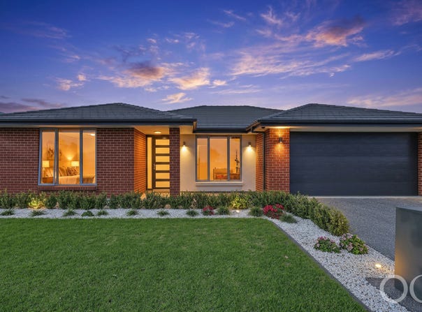 2 Sapphire Green, Moana, SA 5169