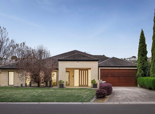 14 Adelaide Boulevard, Gowanbrae, Vic 3043