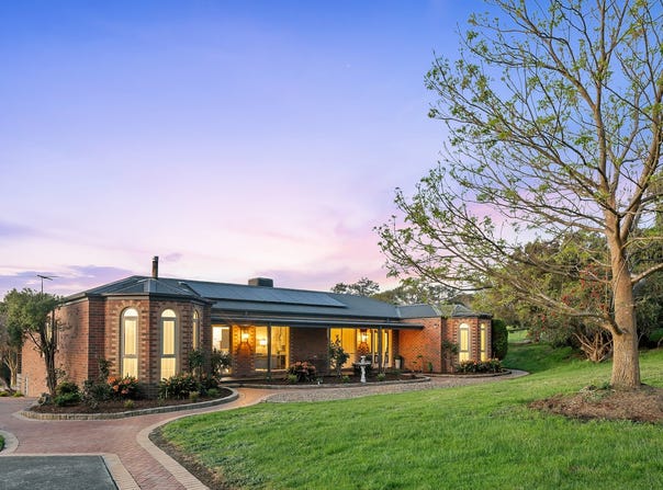 211 Belgrave-Hallam Road, Belgrave South, Vic 3160