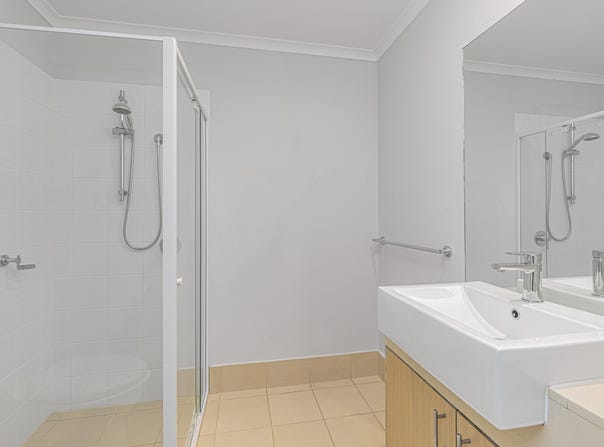 9/2 Walsh Loop, Joondalup, WA 6027