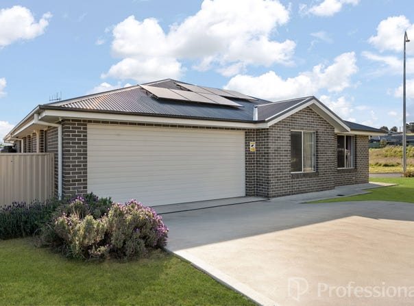 2 Wheatfield Drive, Kelso, NSW 2795