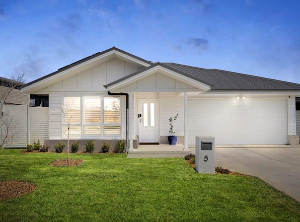 5 Sherrard Crescent, Macnamara, ACT 2615