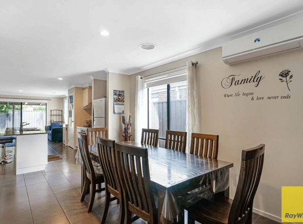 100 Kinglake Drive, Manor Lakes, Vic 3024