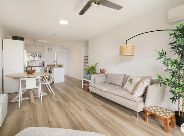 2/128 Marine Parade, Southport, Qld 4215