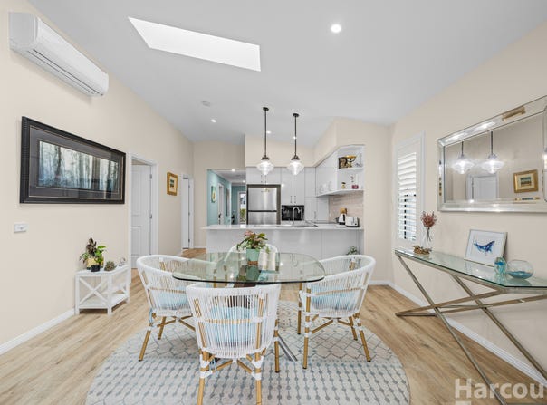 4 Augusta Crescent, South West Rocks, NSW 2431