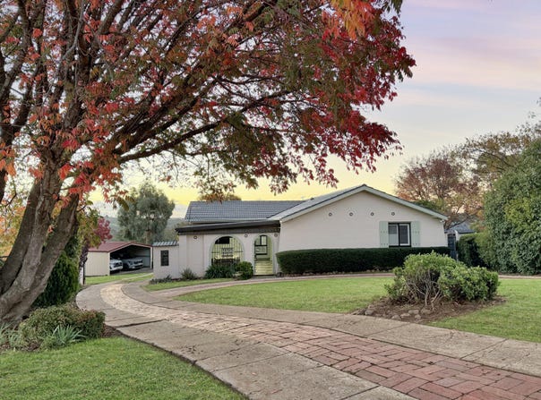7 Normoyle Crescent, Young, NSW 2594