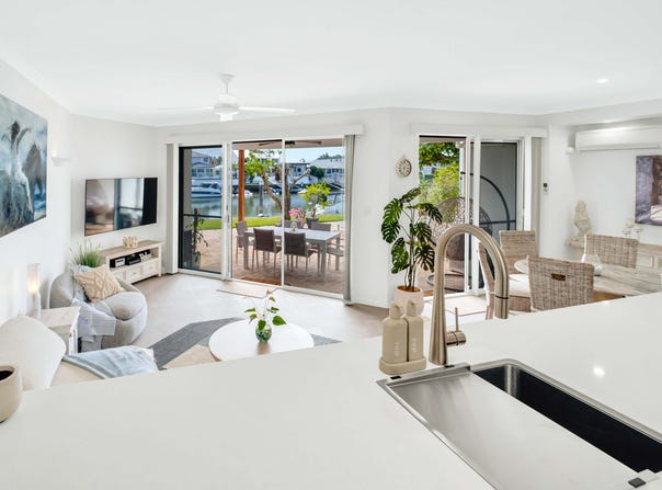 22/100 Morala Avenue, Runaway Bay, Qld 4216