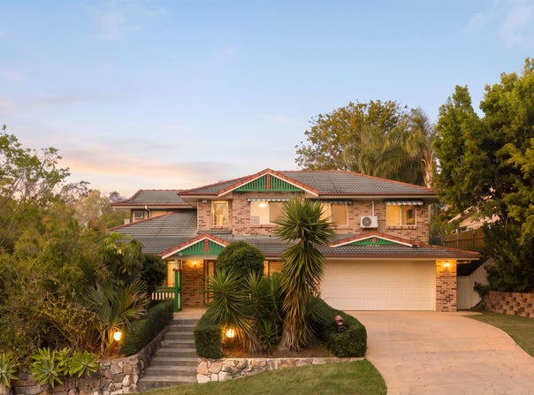 2 Preston Place, Brookfield, Qld 4069