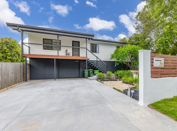 36 Kirby Street, Woodford, Qld 4514