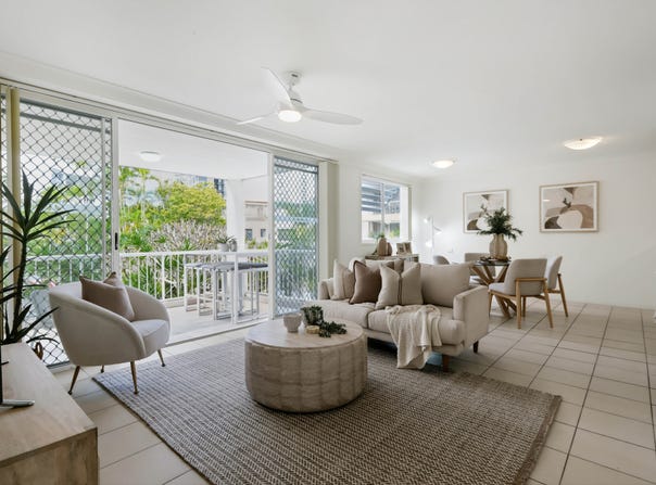 8/33 Beach Parade, Surfers Paradise, Qld 4217