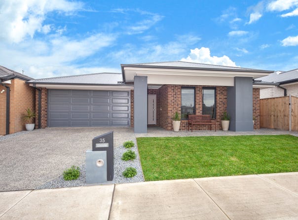 35 Romulea Circuit, Diggers Rest, Vic 3427