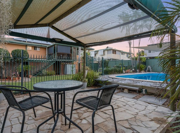4 Rumsey Drive, Raceview, Qld 4305