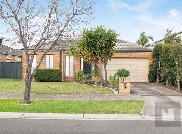 10 Narooma Avenue, Burnside, Vic 3023