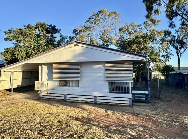 12 FLINDERS Drive, Moranbah, Qld 4744