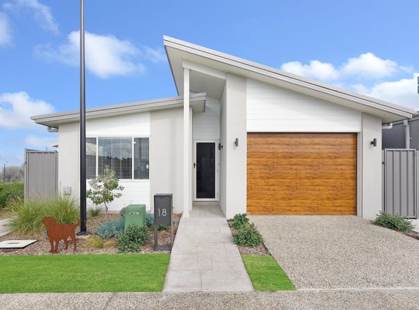 18 Waters Edge Way, Redhead, NSW 2290