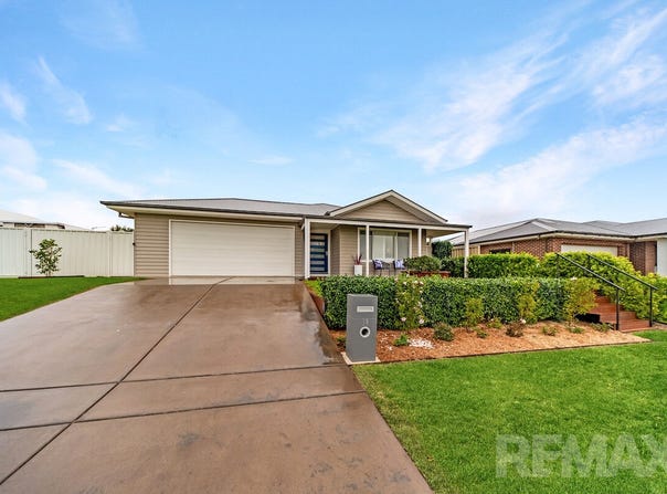39 Paradise Drive, Gobbagombalin, NSW 2650