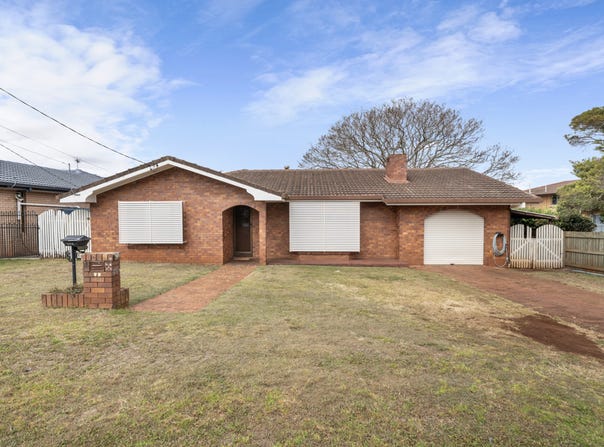 14 Maree Court, Centenary Heights, Qld 4350