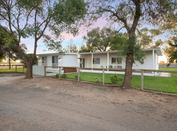 55 Steicke Road, Beverford, Vic 3590