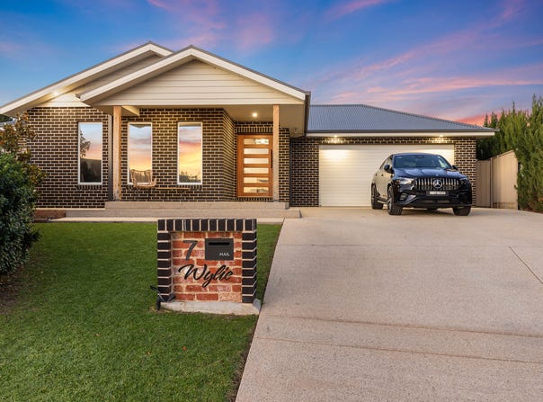 7 Wylie Court, Boorooma, NSW 2650