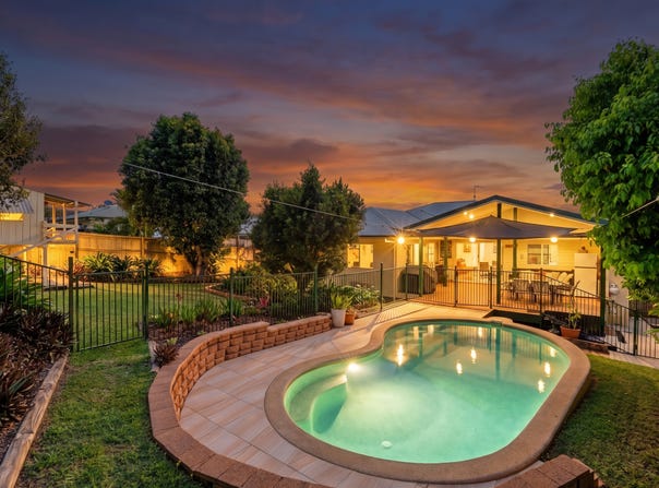 56 Eugenia Crescent, Redlynch, Qld 4870