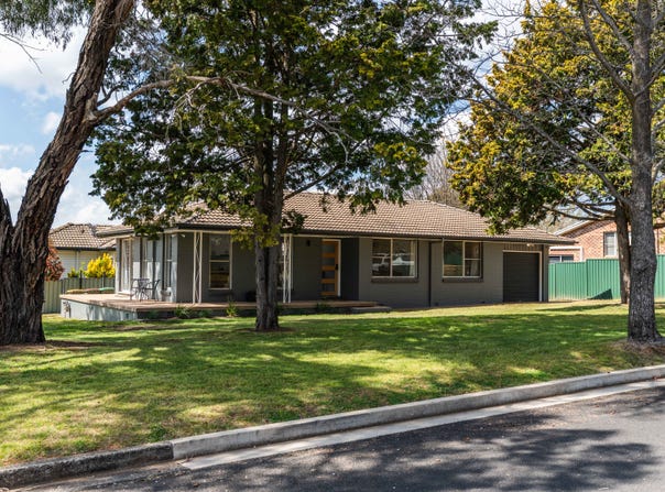 11 Racecourse Road, Orange, NSW 2800