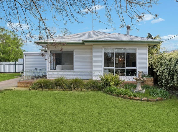 13 Seville Street, Leeton, NSW 2705